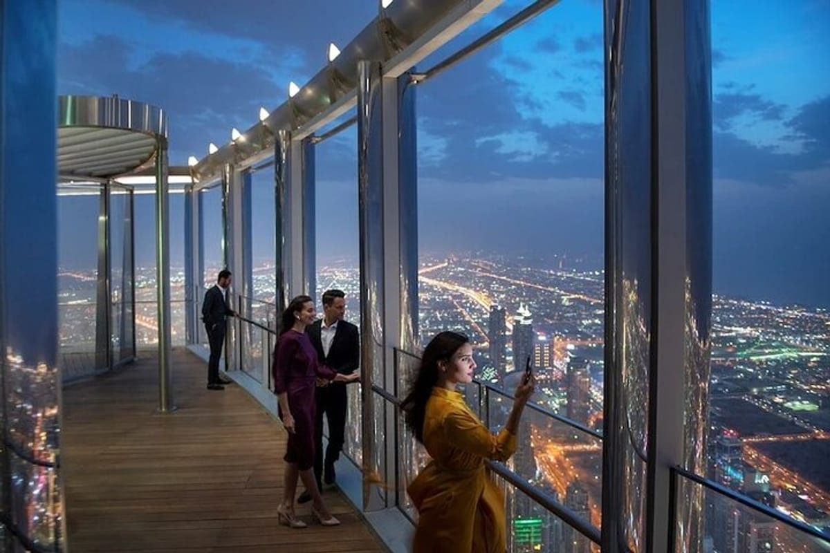 the-burj-khalifa-at-the-top-observation-deck-admission-ticket_1